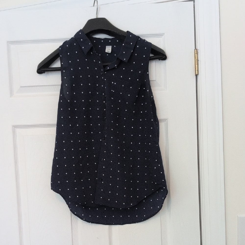 Old Navy Navy Top with White Dots